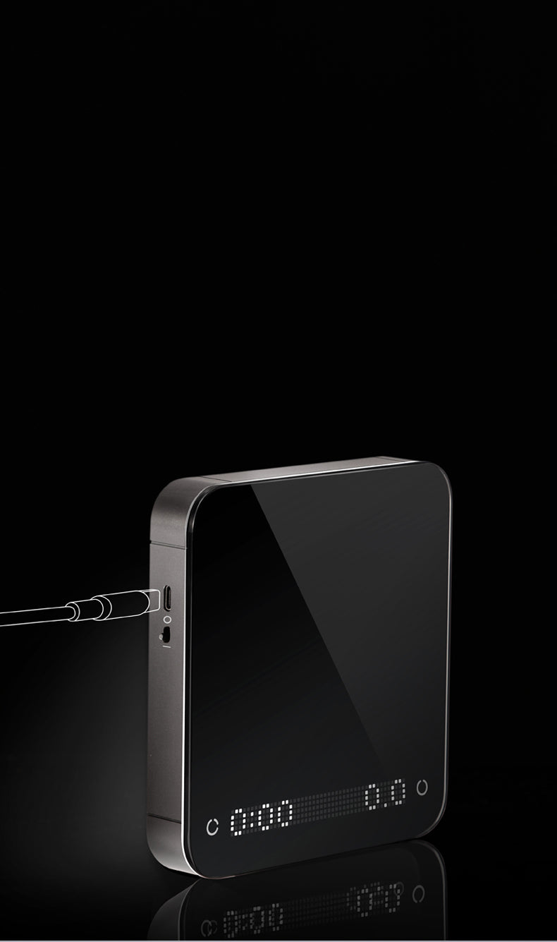 zeroHero Lingzhi 灵智 Coffee Scale charges via USB-C